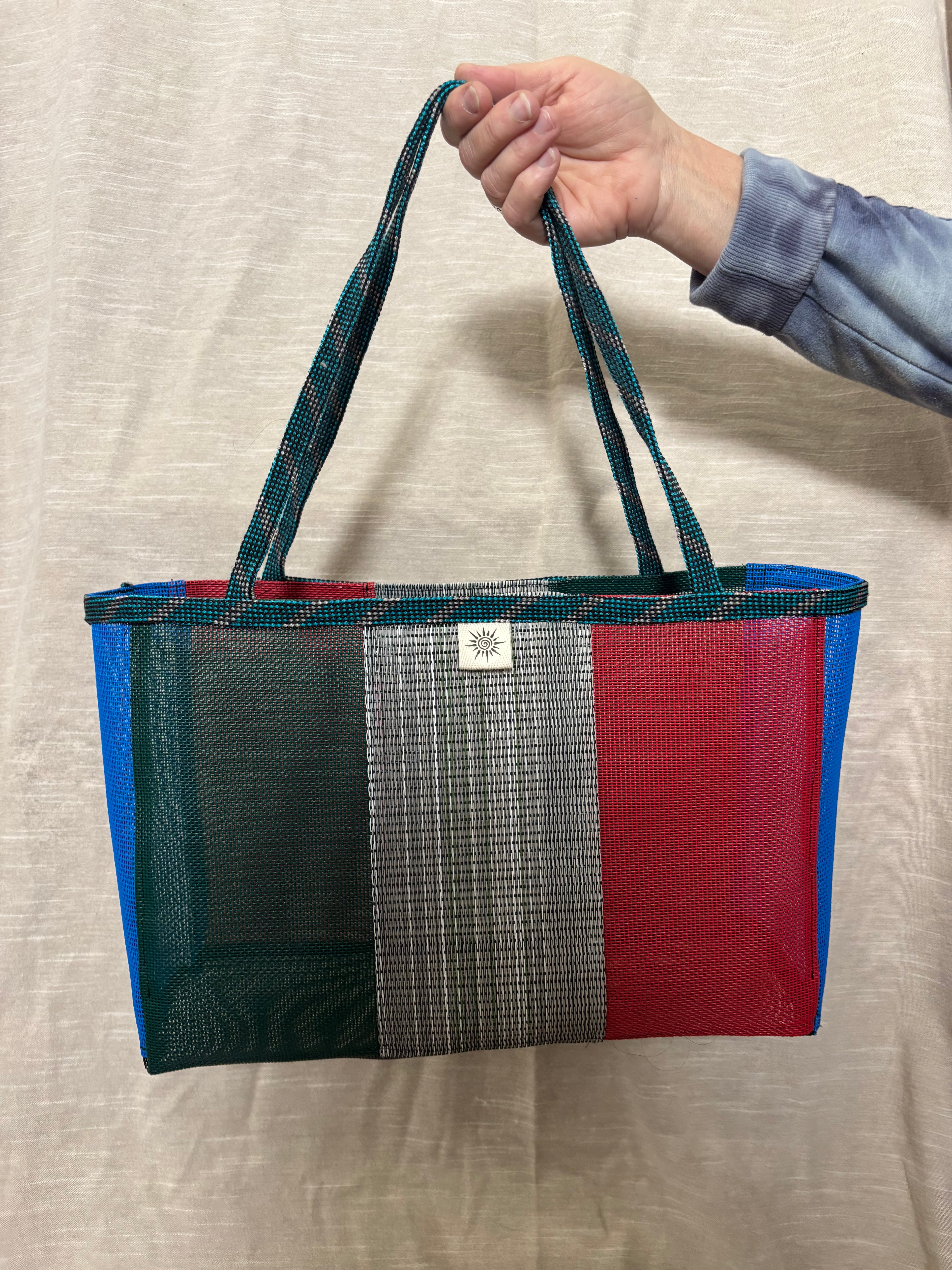 Wide tote